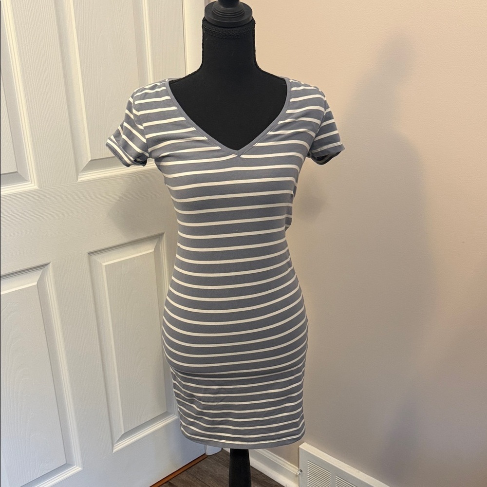 H & M Gray Striped V-Neck Dress